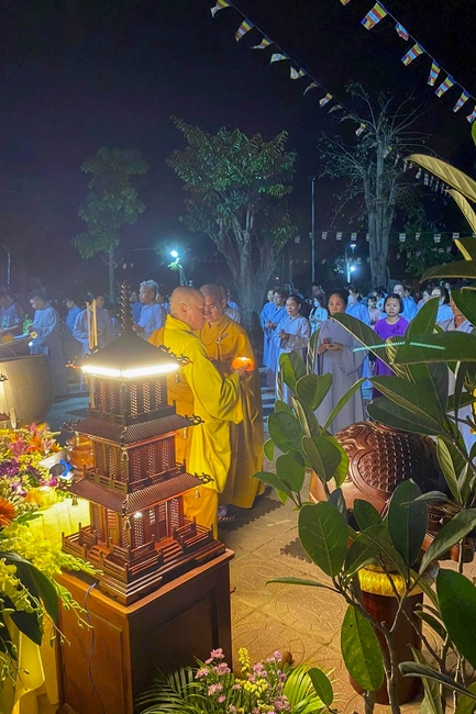 Candle Lighting Ritual to commemorate Amitabha’s Buddha at Suoi Phap Pagoda, Tay Ninh