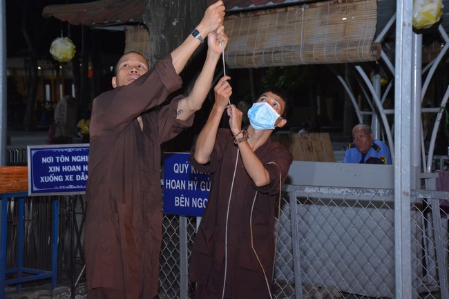 Affairs preparing for the Seven-Day Retreat and Amitabha Buddha’s Birthday anniversary (part 1)