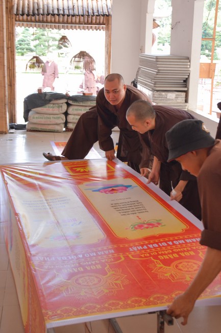 Affairs preparing for the Seven-Day Retreat and Amitabha Buddha’s Birthday anniversary (part 1)