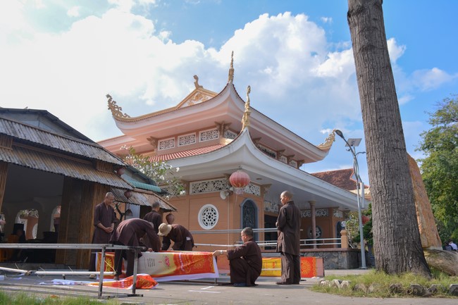 Affairs preparing for the Seven-Day Retreat and Amitabha Buddha’s Birthday anniversary (part 1)