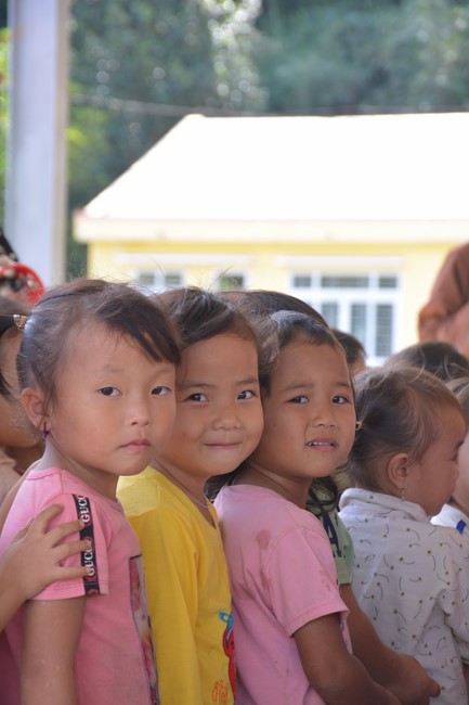 Handover ceremony of living quarter for Hoa Dao Kindergarten in Dak Glong district, Dak Nong province