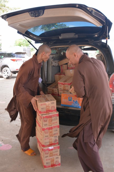 Handover ceremony of living quarter for Hoa Dao Kindergarten in Dak Glong district, Dak Nong province
