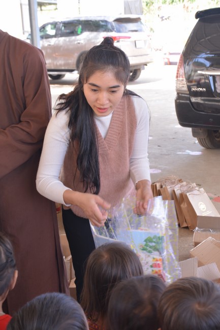 Handover ceremony of living quarter for Hoa Dao Kindergarten in Dak Glong district, Dak Nong province