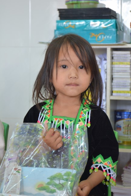 Handover ceremony of living quarter for Hoa Dao Kindergarten in Dak Glong district, Dak Nong province