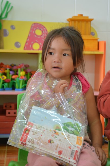 Handover ceremony of living quarter for Hoa Dao Kindergarten in Dak Glong district, Dak Nong province
