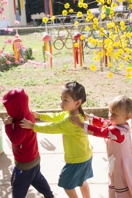 Handover ceremony of living quarter for Hoa Dao Kindergarten in Dak Glong district, Dak Nong province