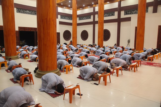 Repentant Ceremony at Giai Lam Temple – Ha Tinh