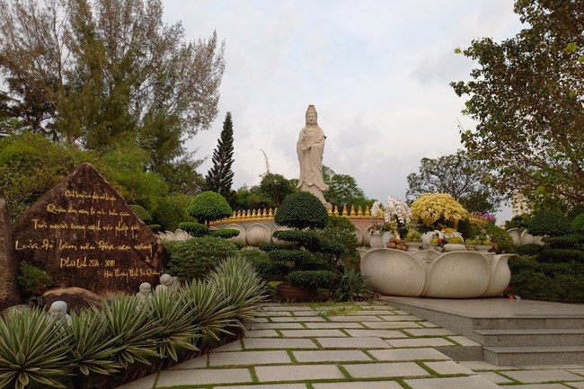 Viếng thăm các chùa ở Hóc Môn, Thủ Đức, Q2 TP. HCM