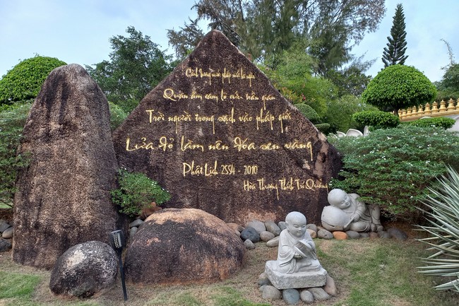 Viếng thăm các chùa ở Hóc Môn, Thủ Đức, Q2 TP. HCM