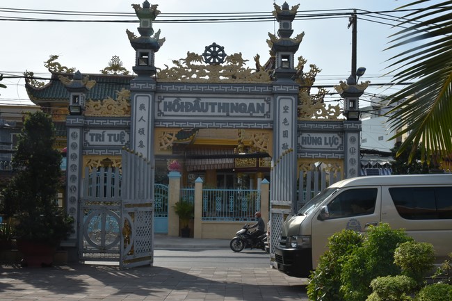 Viếng thăm các chùa ở Hóc Môn, Thủ Đức, Q2 TP. HCM