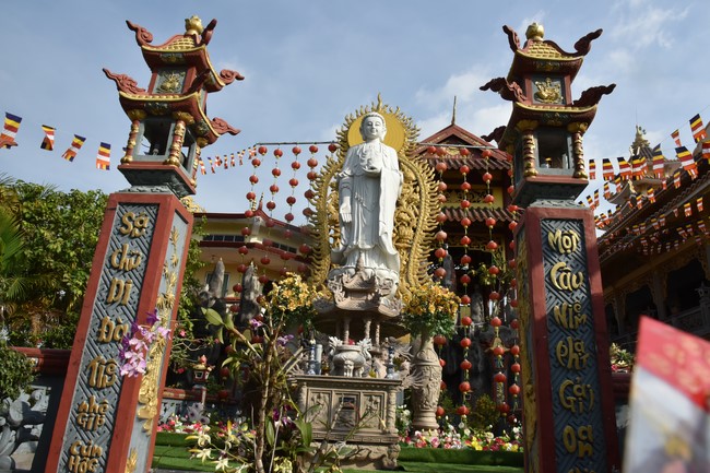 Viếng thăm các chùa ở Hóc Môn, Thủ Đức, Q2 TP. HCM