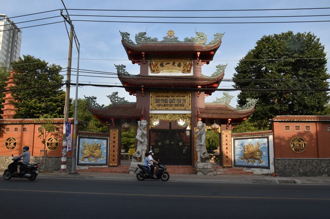 Viếng thăm các chùa ở Hóc Môn, Thủ Đức, Q2 TP. HCM