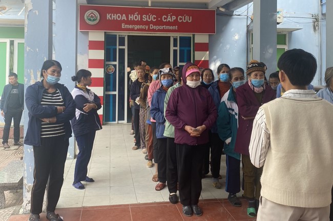 Charity activities towards Buddha's Enlightenment Day at Dong Cao Pagoda, Thanh Hoa