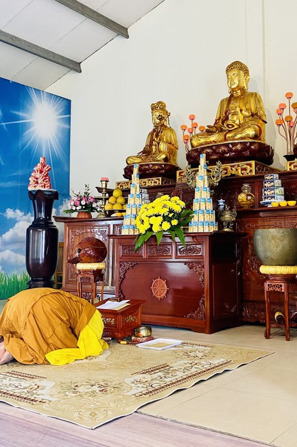 Charity activities towards Buddha's Enlightenment Day at Dong Cao Pagoda, Thanh Hoa