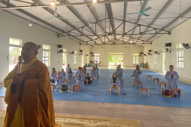 Charity activities towards Buddha's Enlightenment Day at Dong Cao Pagoda, Thanh Hoa