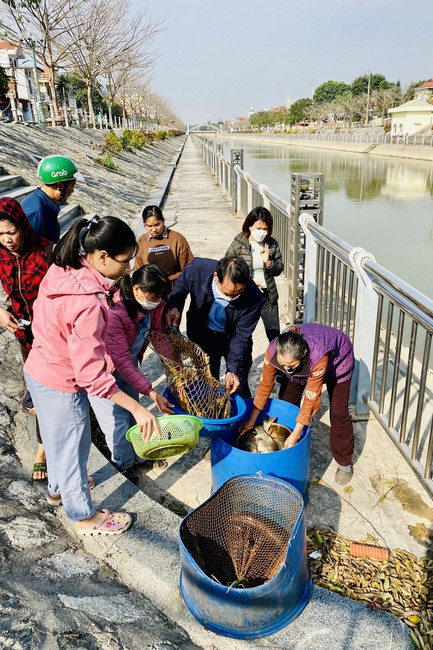 Charity activities towards Buddha's Enlightenment Day at Dong Cao Pagoda, Thanh Hoa