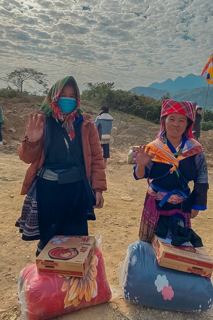 Ceremony of seating Buddha Statue and giving charity gifts of Hoa Phuc Pagoda, Ha Noi