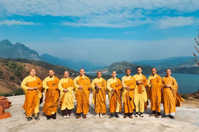 Ceremony of seating Buddha Statue and giving charity gifts of Hoa Phuc Pagoda, Ha Noi