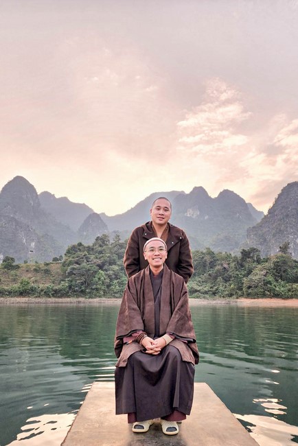 Ceremony of seating Buddha Statue and giving charity gifts of Hoa Phuc Pagoda, Ha Noi