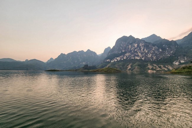 Ceremony of seating Buddha Statue and giving charity gifts of Hoa Phuc Pagoda, Ha Noi