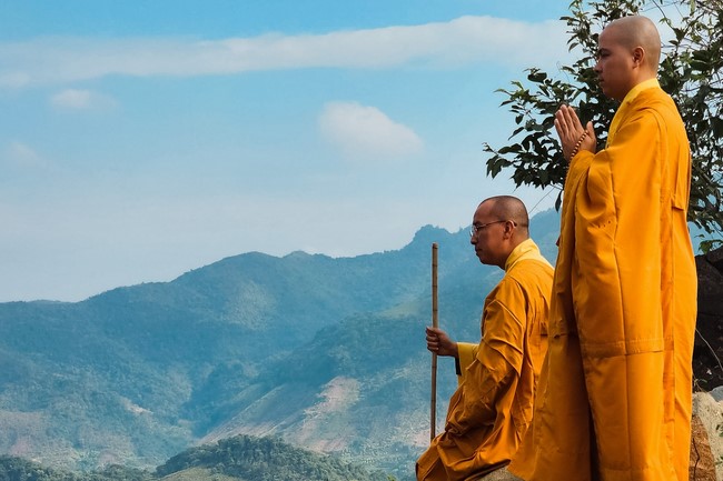 Ceremony of seating Buddha Statue and giving charity gifts of Hoa Phuc Pagoda, Ha Noi