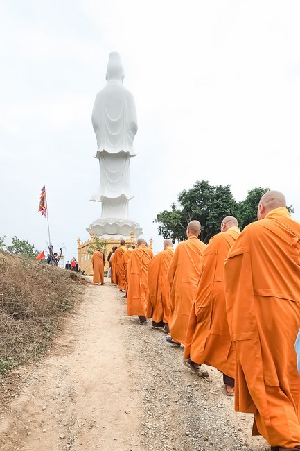 Ceremony of seating Buddha Statue and giving charity gifts of Hoa Phuc Pagoda, Ha Noi