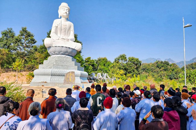 Ceremony of seating Buddha Statue and giving charity gifts of Hoa Phuc Pagoda, Ha Noi