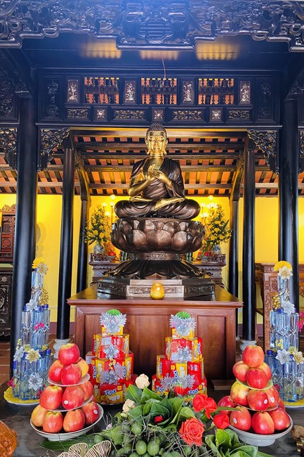 Ceremony of seating Buddha Statue and giving charity gifts of Hoa Phuc Pagoda, Ha Noi