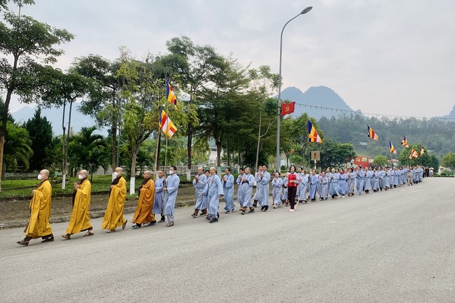 Ceremony of seating Buddha Statue and giving charity gifts of Hoa Phuc Pagoda, Ha Noi