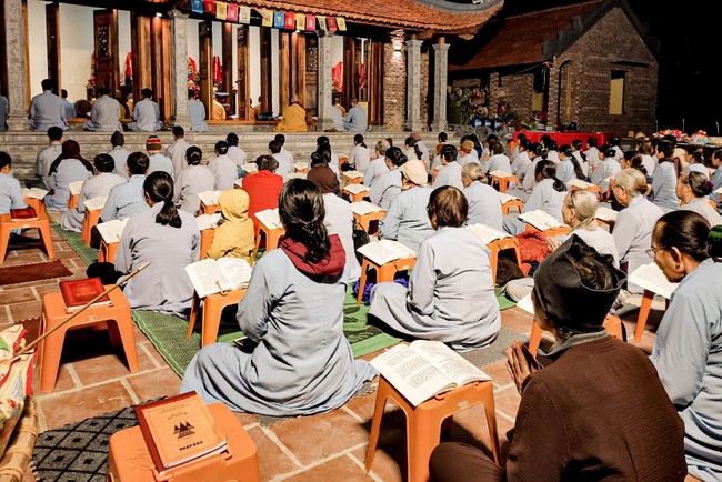 Ceremony of seating Buddha Statue and giving charity gifts of Hoa Phuc Pagoda, Ha Noi