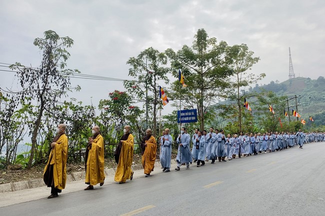 Ceremony of seating Buddha Statue and giving charity gifts of Hoa Phuc Pagoda, Ha Noi