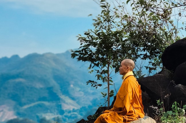 Ceremony of seating Buddha Statue and giving charity gifts of Hoa Phuc Pagoda, Ha Noi