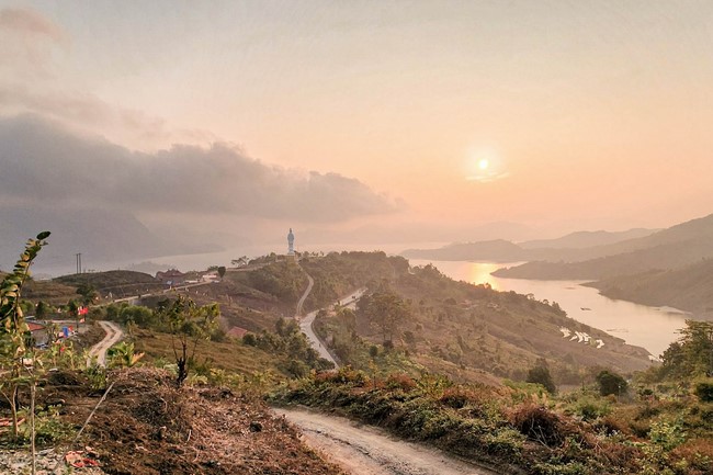 Ceremony of seating Buddha Statue and giving charity gifts of Hoa Phuc Pagoda, Ha Noi