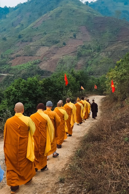 Ceremony of seating Buddha Statue and giving charity gifts of Hoa Phuc Pagoda, Ha Noi