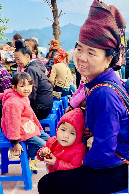 Ceremony of seating Buddha Statue and giving charity gifts of Hoa Phuc Pagoda, Ha Noi