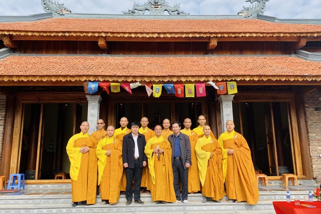 Ceremony of seating Buddha Statue and giving charity gifts of Hoa Phuc Pagoda, Ha Noi