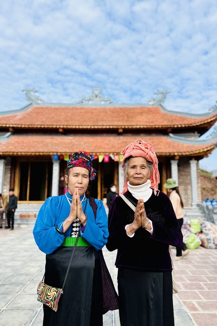 Ceremony of seating Buddha Statue and giving charity gifts of Hoa Phuc Pagoda, Ha Noi