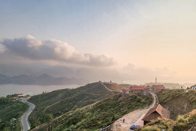 Ceremony of seating Buddha Statue and giving charity gifts of Hoa Phuc Pagoda, Ha Noi