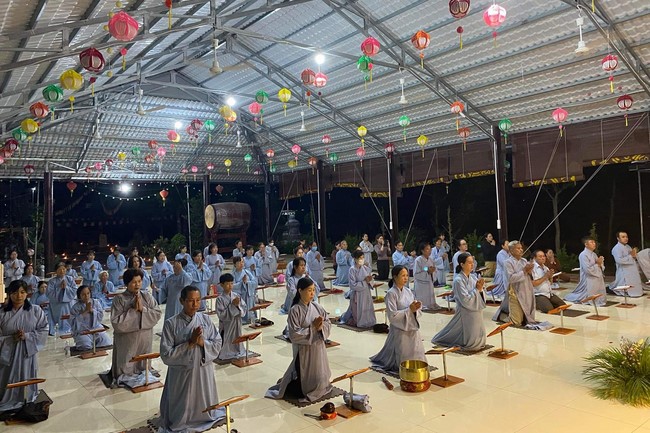 Repentant ceremony at Suoi Phap Pagoda