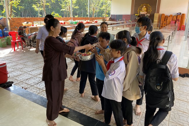 Repentant ceremony at Suoi Phap Pagoda