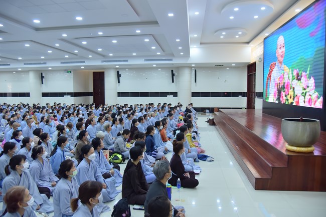 Tu niệm Phật một ngày