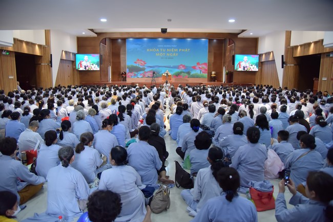 Tu niệm Phật một ngày