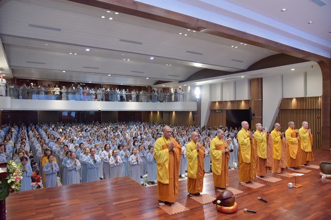 Tu niệm Phật một ngày