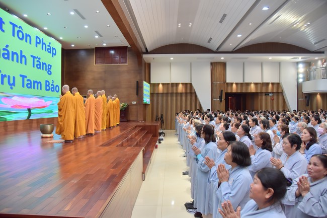 Tu niệm Phật một ngày