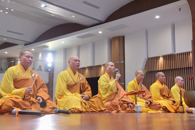 Tu niệm Phật một ngày