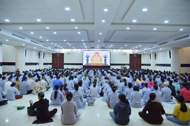 Tu niệm Phật một ngày