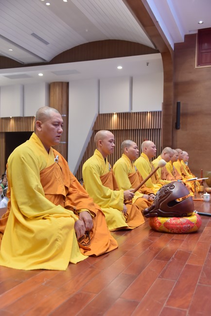 Tu niệm Phật một ngày