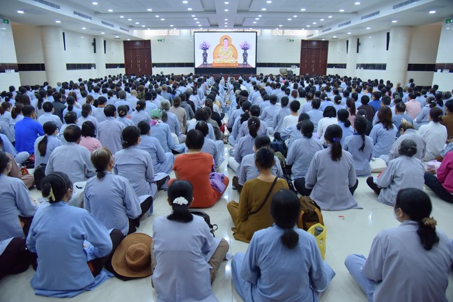 Tu niệm Phật một ngày