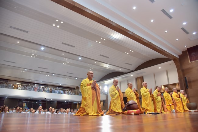 Tu niệm Phật một ngày