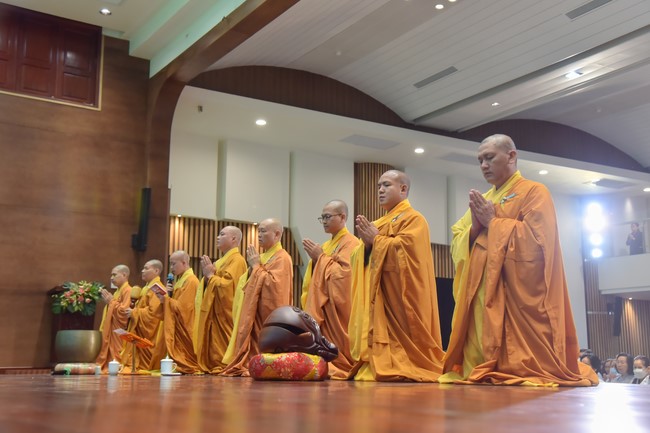 Tu niệm Phật một ngày